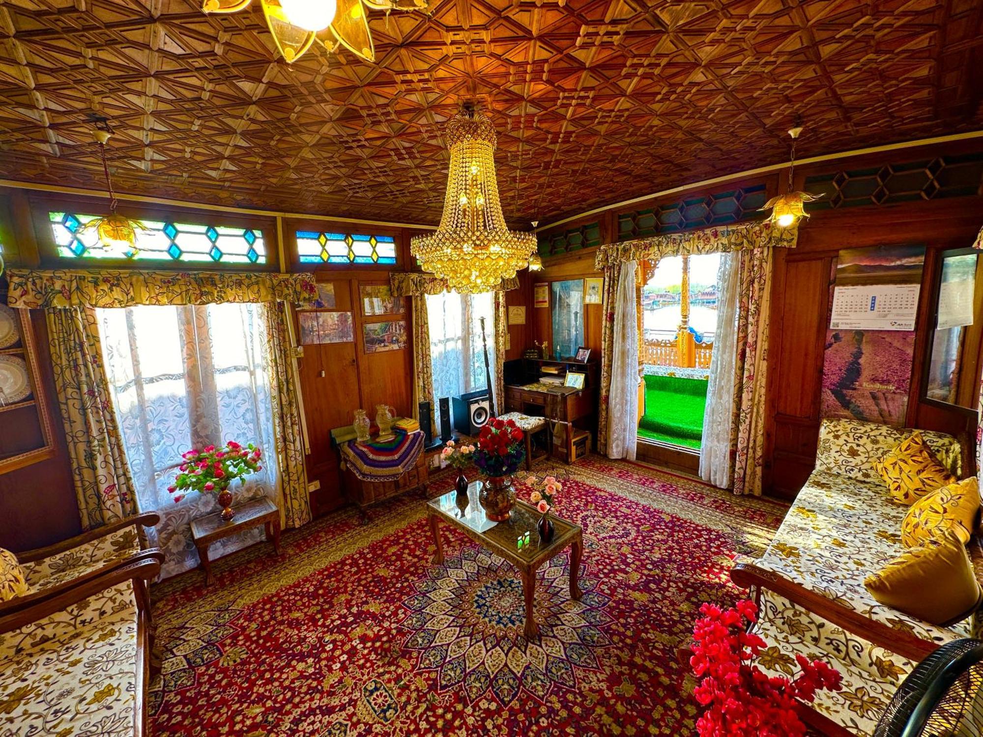 Lake Palace Group Of House Boats Srīnagar Dış mekan fotoğraf