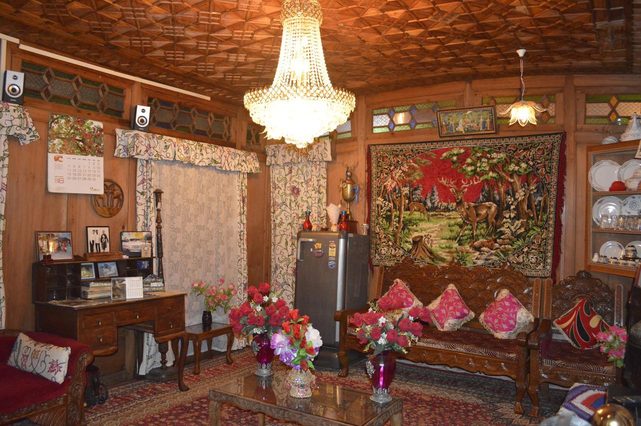 Lake Palace Group Of House Boats Srīnagar Dış mekan fotoğraf