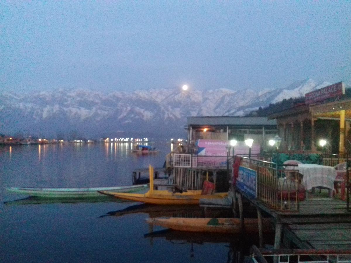 Lake Palace Group Of House Boats Srīnagar Dış mekan fotoğraf