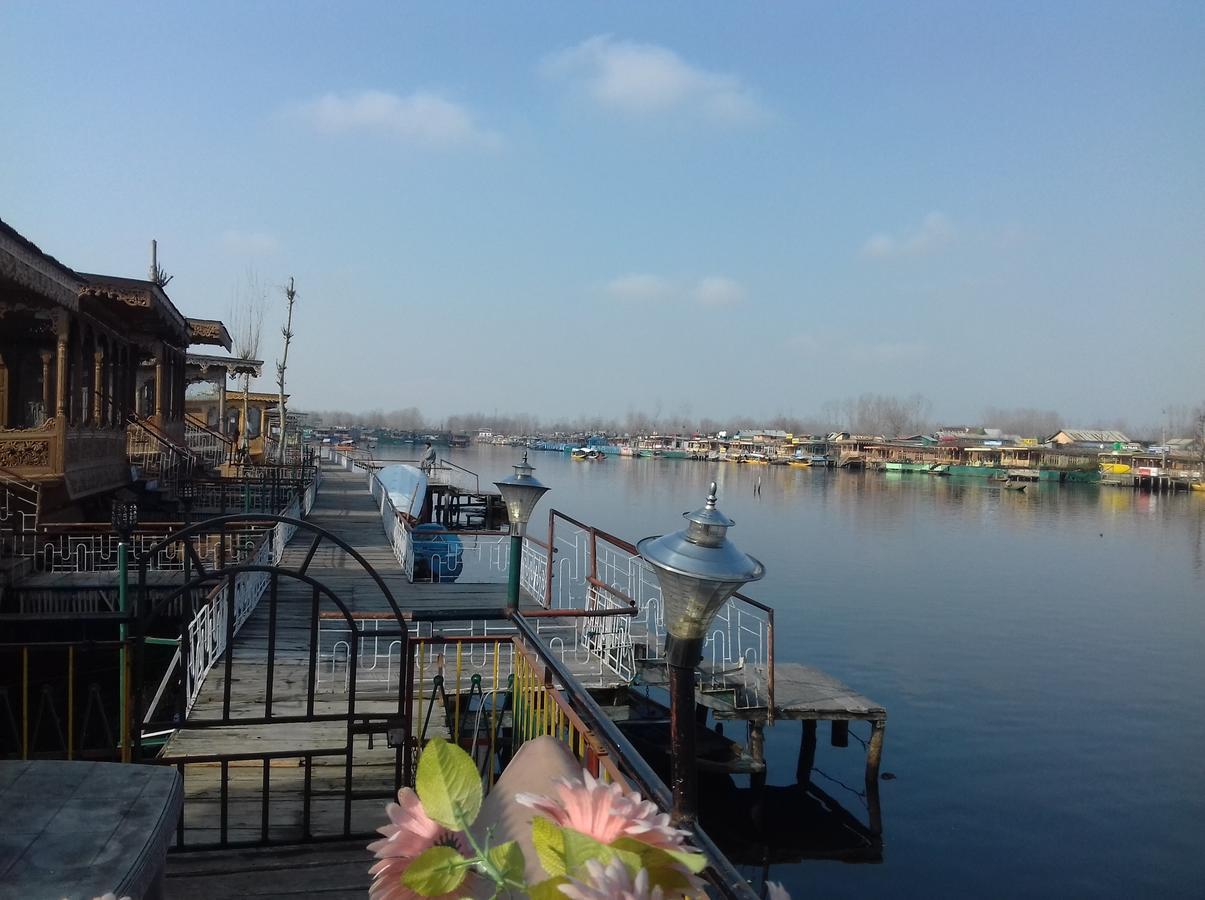 Lake Palace Group Of House Boats Srīnagar Dış mekan fotoğraf