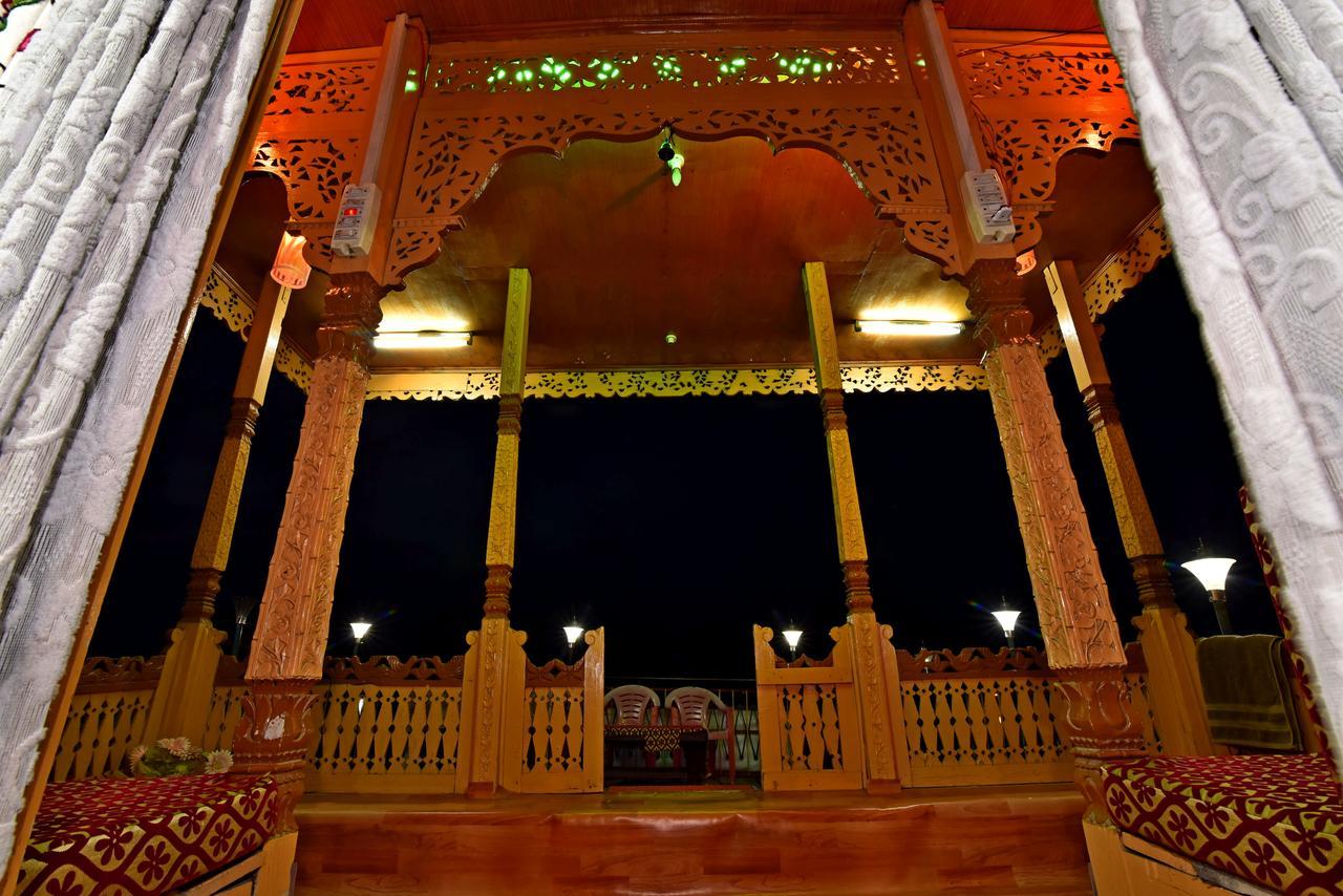 Lake Palace Group Of House Boats Srīnagar Dış mekan fotoğraf