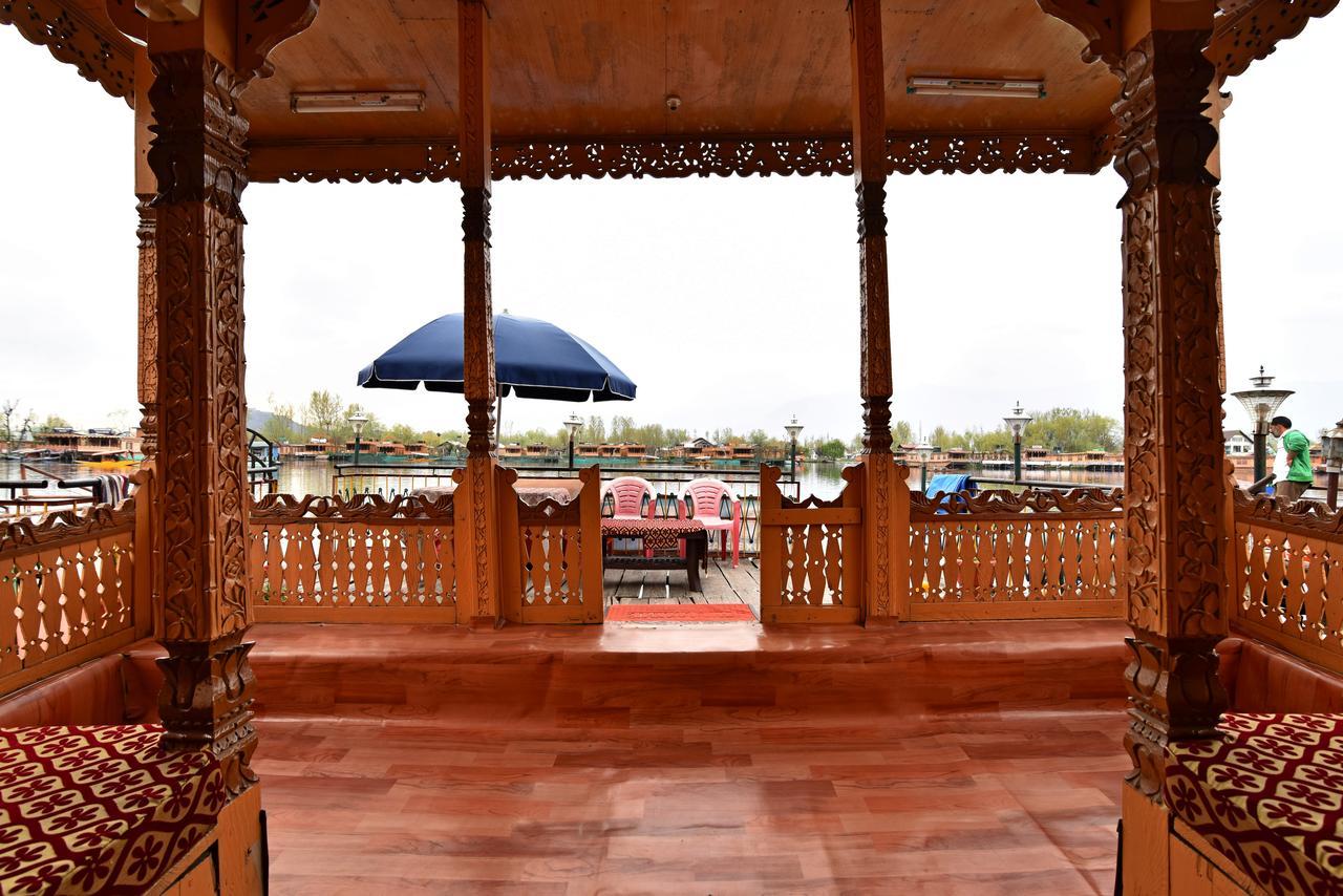 Lake Palace Group Of House Boats Srīnagar Dış mekan fotoğraf