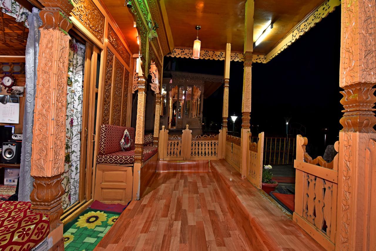 Lake Palace Group Of House Boats Srīnagar Dış mekan fotoğraf