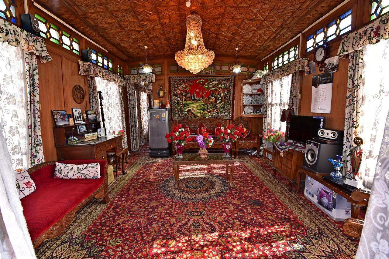 Lake Palace Group Of House Boats Srīnagar Dış mekan fotoğraf