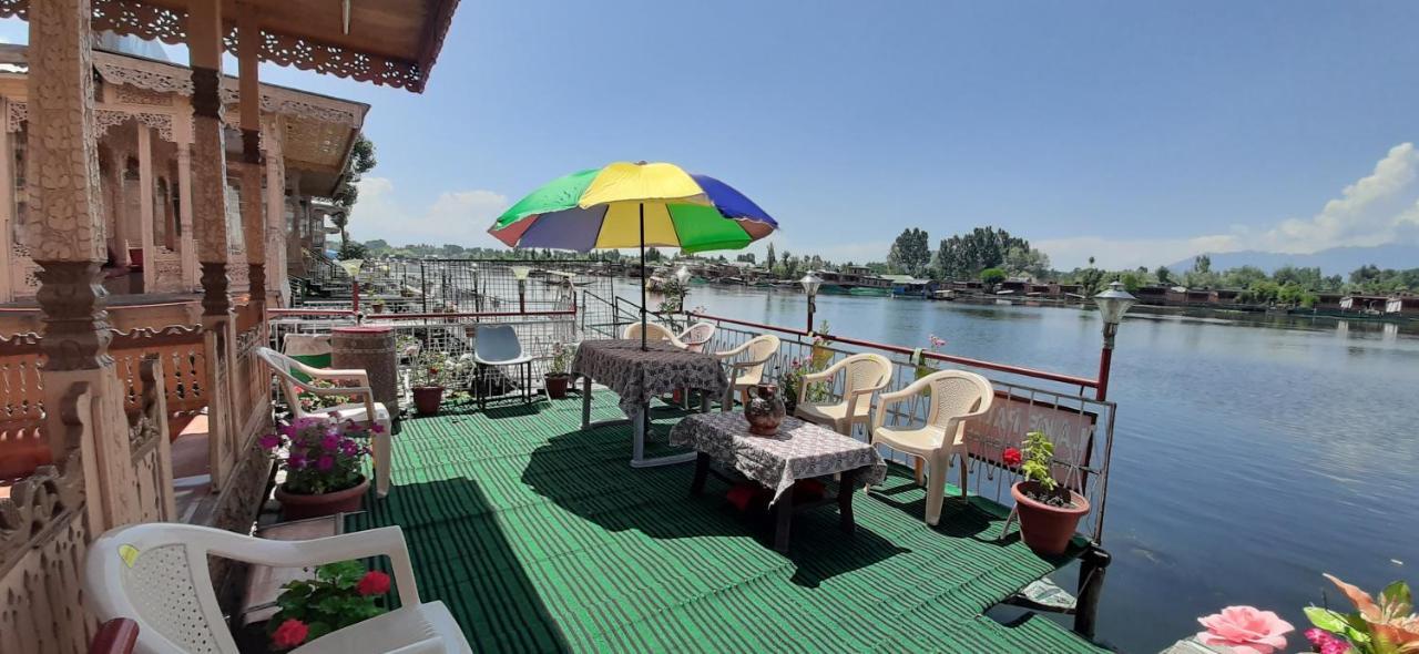 Lake Palace Group Of House Boats Srīnagar Dış mekan fotoğraf